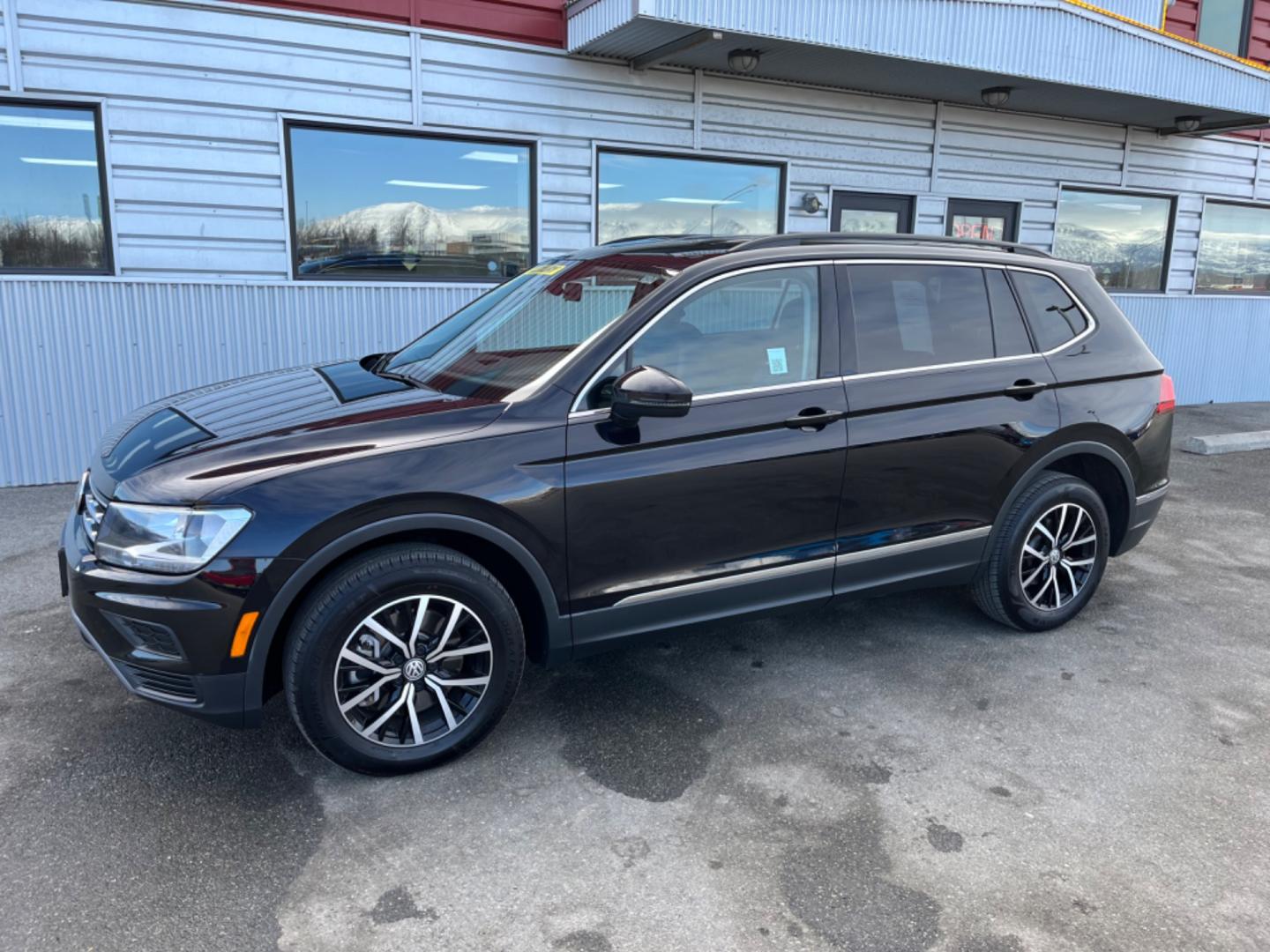 2021 BLACK /Black VOLKSWAGEN TIGUAN SE 4MOTION (3VV2B7AX0MM) with an 2.0L engine, Automatic transmission, located at 1960 Industrial Drive, Wasilla, 99654, (907) 274-2277, 61.573475, -149.400146 - Photo#0